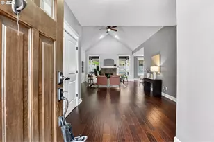 13286 SW Maplecrest Ct, Portland, OR 97223 - Photo 3