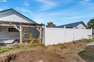 306 W 1st St, Wallowa, OR 97885 - Photo 27