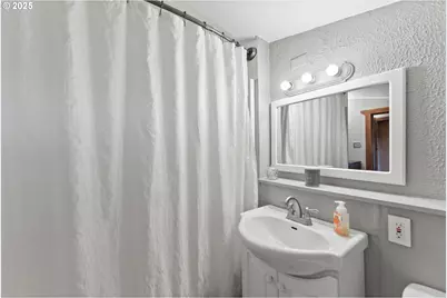19115 Highway 42, Camas Valley, OR 97416 - Photo 17