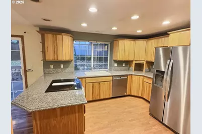 377 SE Barnes Ave, Gresham, OR 97080 - Photo 3