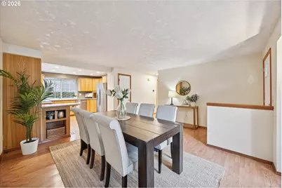 377 SE Barnes Ave, Gresham, OR 97080 - Photo 5