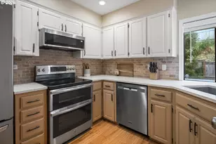 7949 SW Connemara Terrace, Beaverton, OR 97008 - Photo 9