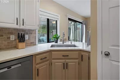 7949 SW Connemara Ter, Beaverton, OR 97008 - Photo 11