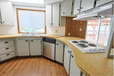 590 Kings Ave, Lakeside, OR 97449 - Photo 23