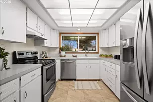 253 S Tarrybrooke Circle, Cornelius, OR 97113 - Photo 11