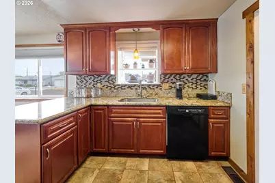 1090 Randolph Rd, Woodburn, OR 97071 - Photo 13