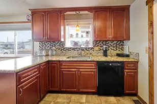 1090 Randolph Rd, Woodburn, OR 97071 - Photo 13