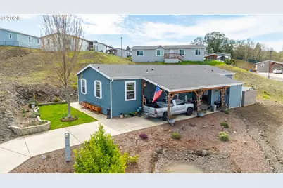 180 Nestucca Ln, Roseburg, OR 97471 - Photo 1