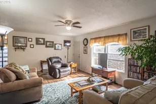 180 Nestucca Ln, Roseburg, OR 97471 - Photo 15