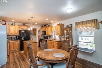 180 Nestucca Ln, Roseburg, OR 97471 - Photo 7