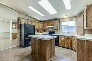 1400 Candlelight Dr, Eugene, OR 97402 - Photo 15