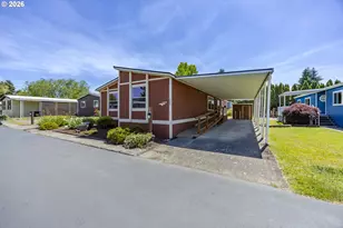 1400 Candlelight Dr, Eugene, OR 97402 - Photo 3