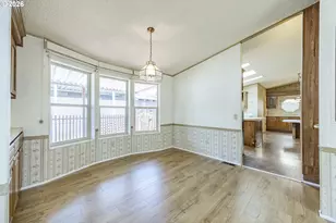 1400 Candlelight Dr, Eugene, OR 97402 - Photo 11