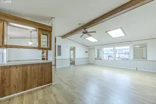 1400 Candlelight Dr, Eugene, OR 97402 - Photo 7
