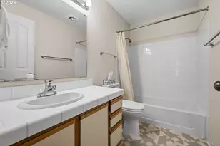 4000 Carman Dr, Lake Oswego, OR 97035 - Photo 21