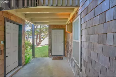 1080 Bay St #19, Florence, OR 97439 - Photo 3