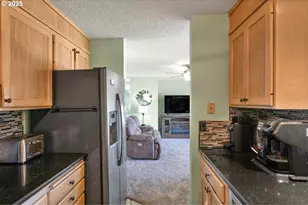 1080 Bay St, Florence, OR 97439 - Photo 15