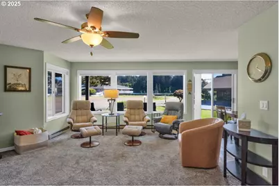 1080 Bay St #19, Florence, OR 97439 - Photo 7