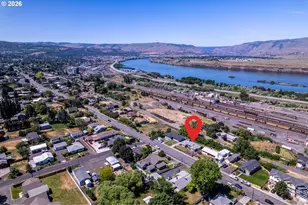 2207 E 10th St, The Dalles, OR 97058 - Photo 35