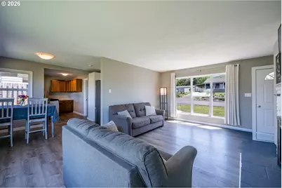 2207 E 10th St, The Dalles, OR 97058 - Photo 13