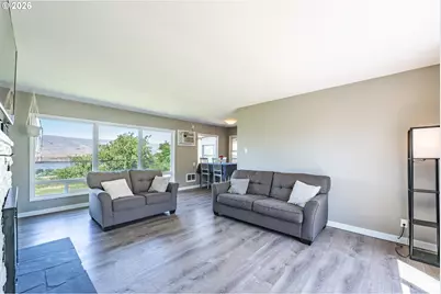 2207 E 10th St, The Dalles, OR 97058 - Photo 11