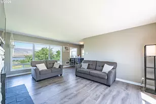 2207 E 10th St, The Dalles, OR 97058 - Photo 11