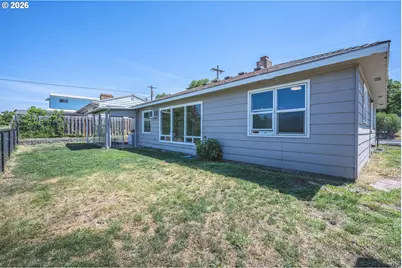 2207 E 10th St, The Dalles, OR 97058 - Photo 7