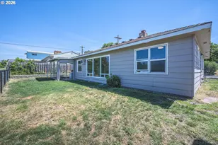 2207 E 10th St, The Dalles, OR 97058 - Photo 7
