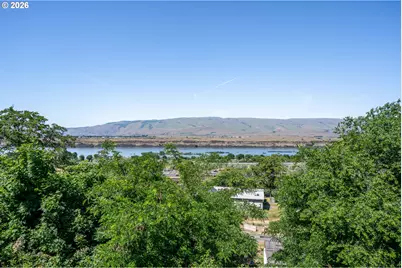 2207 E 10th St, The Dalles, OR 97058 - Photo 3