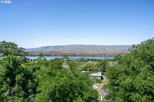 2207 E 10th St, The Dalles, OR 97058 - Photo 3