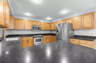 21612 SW Kristin Ct, Beaverton, OR 97003 - Photo 21