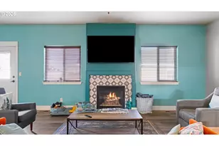 379 NW Crest View Ct, Hermiston, OR 97838 - Photo 5