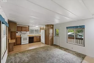 661 Village Pines Dr, Coos Bay, OR 97420 - Photo 11