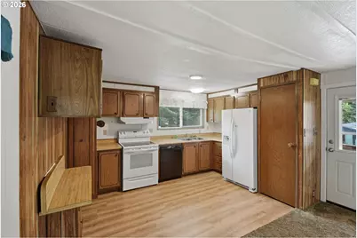 661 Village Pines Dr, Coos Bay, OR 97420 - Photo 7