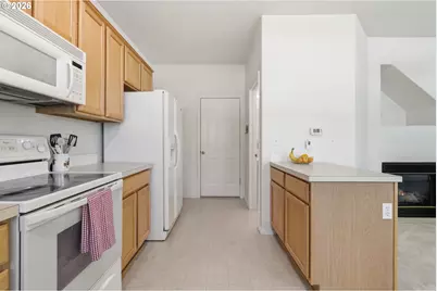 662 NW Brookhill Ln, Hillsboro, OR 97124 - Photo 15