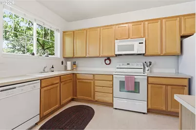 662 NW Brookhill Ln, Hillsboro, OR 97124 - Photo 11