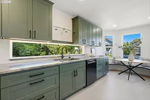 2333 SE 40th Ave, Portland, OR 97214 - Photo 3