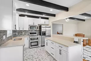 2812 NE Bryant St, Portland, OR 97211 - Photo 13