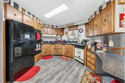 302 Shadow Ranch Ln, Roseburg, OR 97470 - Photo 7