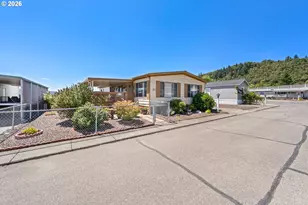 302 Shadow Ranch Ln, Roseburg, OR 97470 - Photo 1