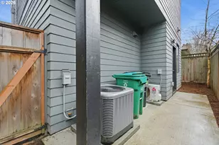 10415 SW 46th Pl, Portland, OR 97219 - Photo 41