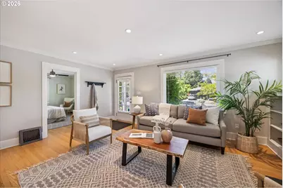 7054 N Delaware Ave, Portland, OR 97217 - Photo 5