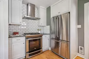 7054 N Delaware Ave, Portland, OR 97217 - Photo 9