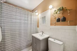 7054 N Delaware Ave, Portland, OR 97217 - Photo 15