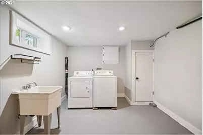 7054 N Delaware Ave, Portland, OR 97217 - Photo 27