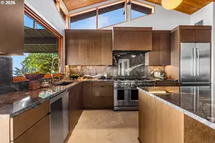 1209 SW Hessler Dr, Portland, OR 97239 - Photo 9