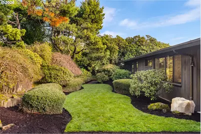 1209 SW Hessler Dr, Portland, OR 97239 - Photo 31