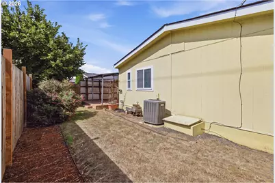 4055 Royal Ave #22, Eugene, OR 97402 - Photo 47