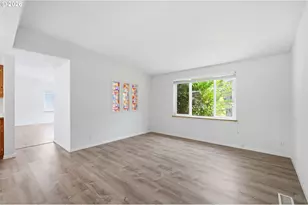 4055 Royal Ave, Eugene, OR 97402 - Photo 13