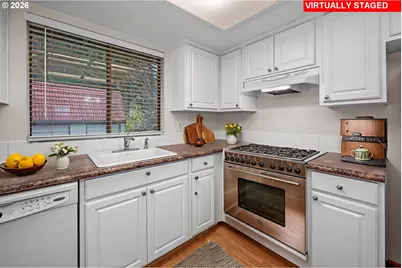 2802 Tree Top Ln, West Linn, OR 97068 - Photo 5